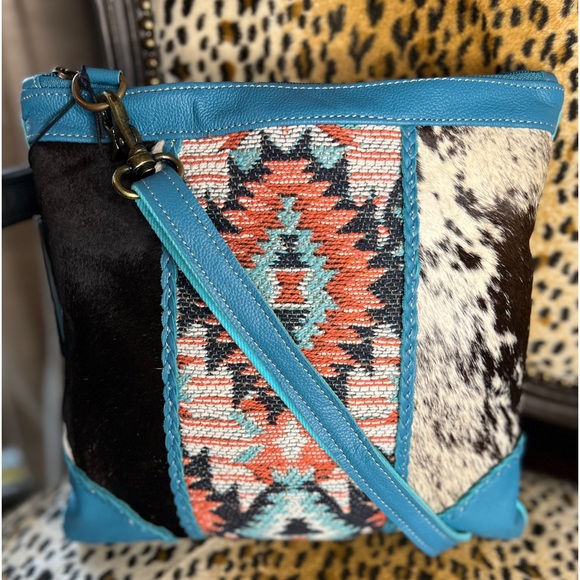 New Myra Western Boho Aztec Native American Crossbody Leather Bag - Picture 2 of 7